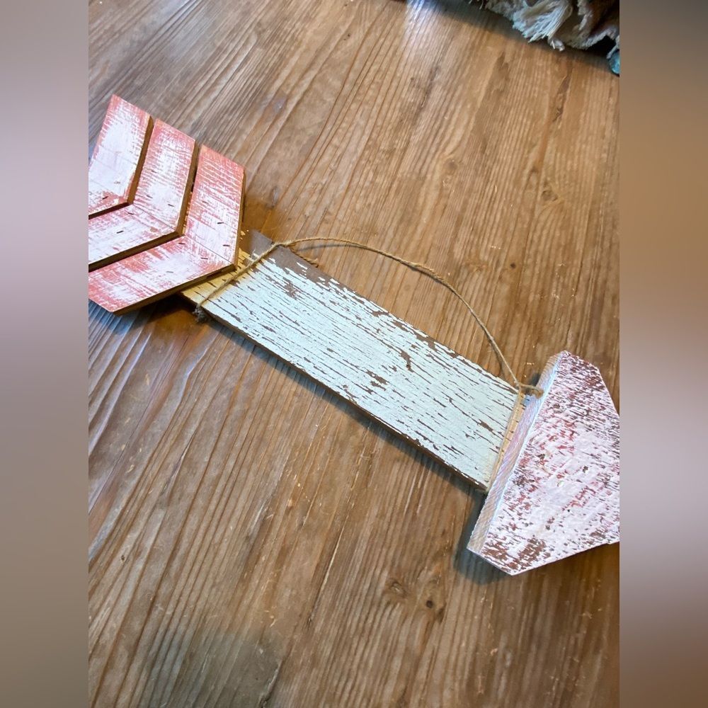 Boho Rustic Farmhouse Wall Decor Arrow with Distressed Paint